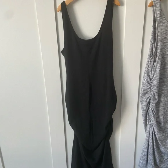 Liz Lange and Old Navy Maternity Ruched Dresses - Picture 3 of 8